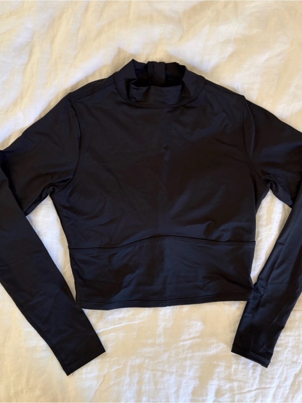 Everlane Black Long-Sleeve Crop Rash Guard Swim - Picture 4 of 4